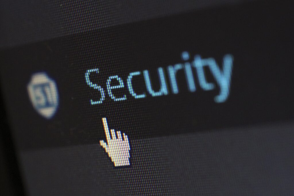 Безопасность веб-хостинга. Как обеспечить надежную защиту своего сайта от киберугроз